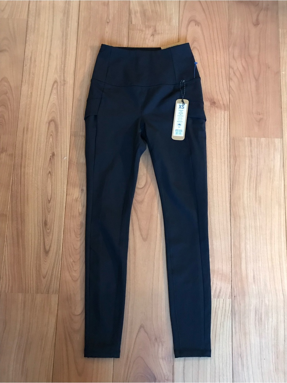 Avalanche outdoor supply Co. Black High-Waist Leggings with Side Pockets . NWT